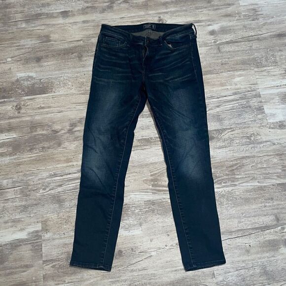 Abercrombie size 27 - Picture 1 of 9